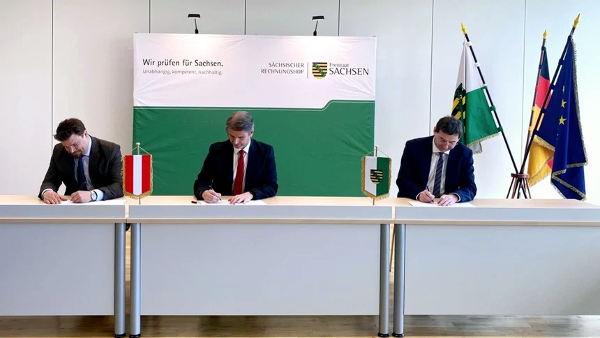 Unterzeichnung des Memorandum of Understandings zur Durchführung eines Peer Review